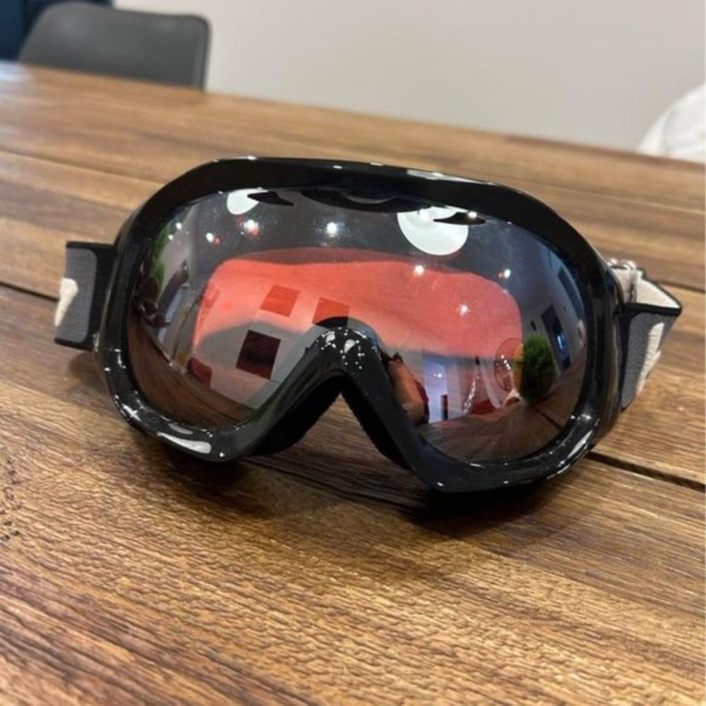 BOLLE adult ski goggles. Adjustable. Unisex.
